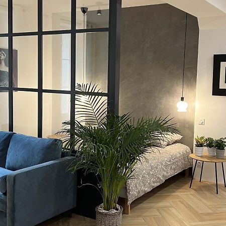 Bel Appartement Au Centre Du Vieux ชัวญี ภายนอก รูปภาพ