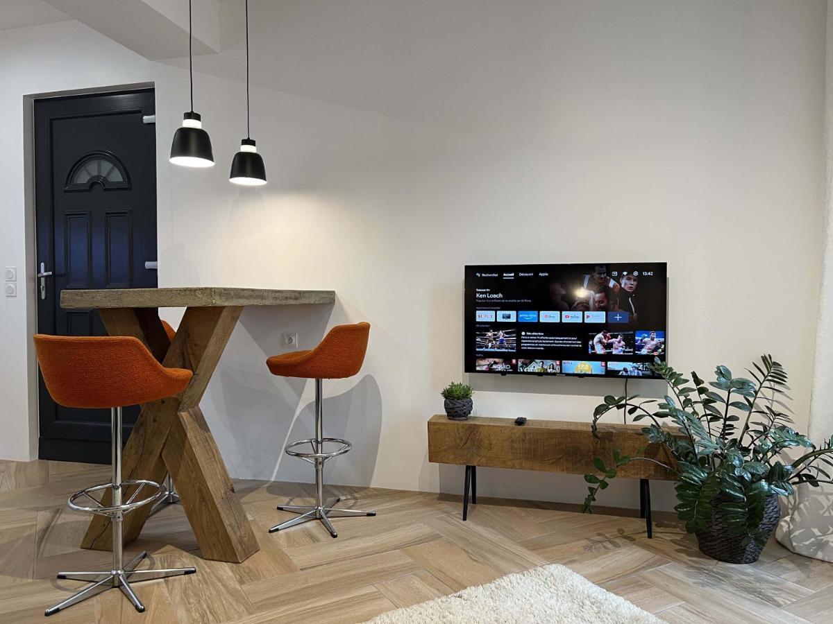 Bel Appartement Au Centre Du Vieux ชัวญี ภายนอก รูปภาพ