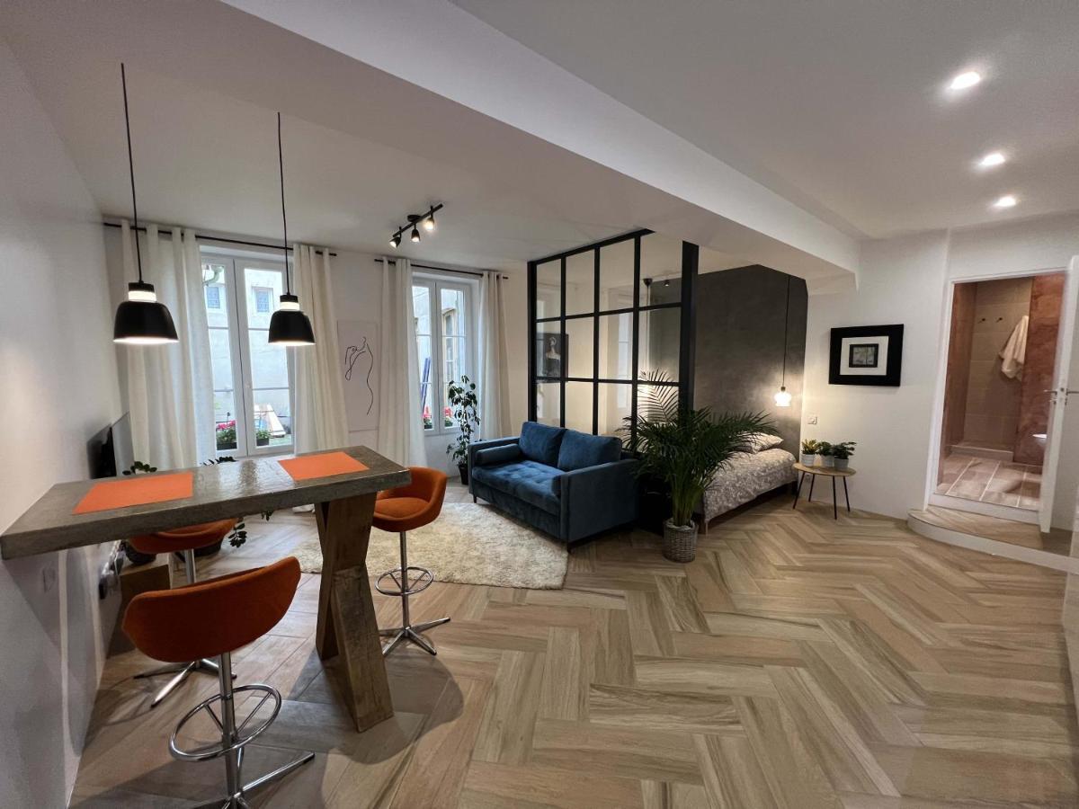 Bel Appartement Au Centre Du Vieux ชัวญี ภายนอก รูปภาพ