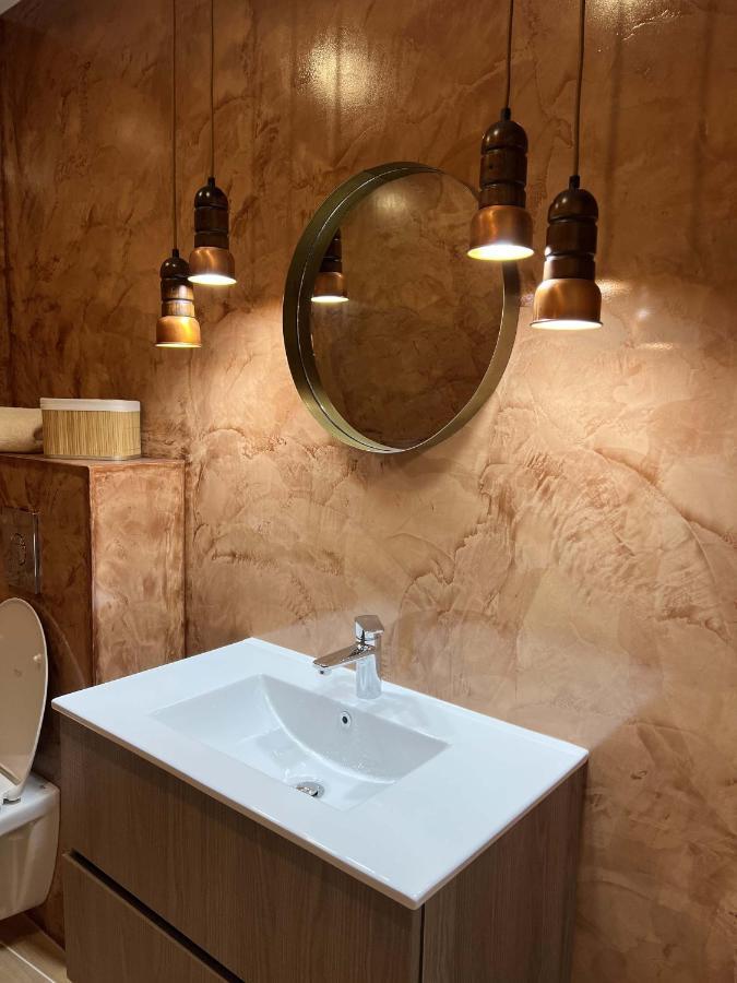 Bel Appartement Au Centre Du Vieux ชัวญี ภายนอก รูปภาพ