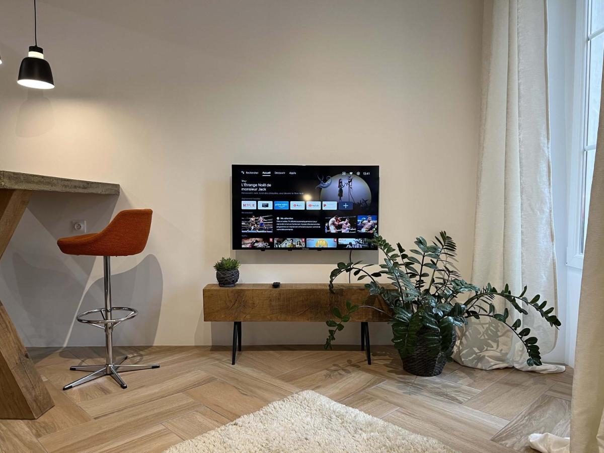 Bel Appartement Au Centre Du Vieux ชัวญี ภายนอก รูปภาพ